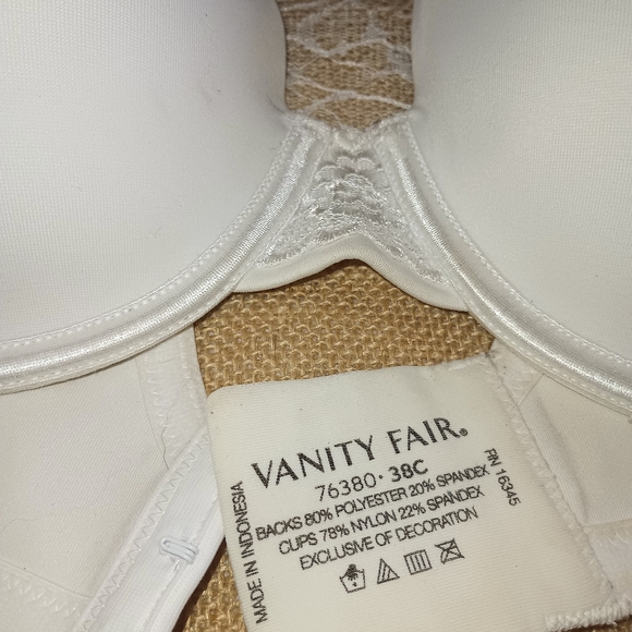 Vanity Fair women's bra size 38c white. Underwire. - Picture 2 of 4